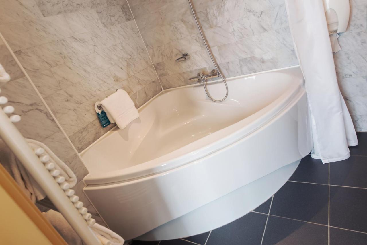 Badhotel Scheveningen 3*